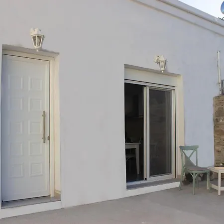 New And Airy Few Steps From The Apartment Soúgia